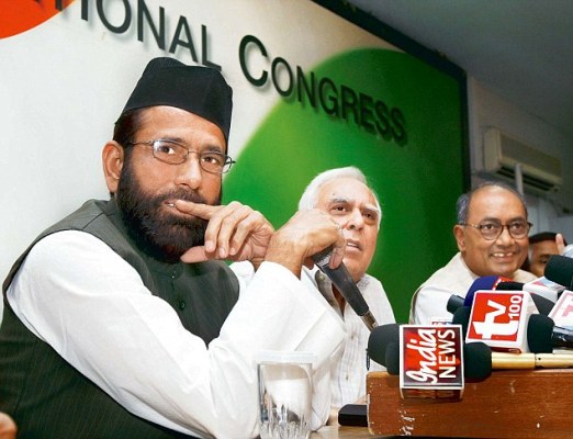 Maulana Tauqeer Raza Khan, who called for genocide of Hindus two weeks back in UP’s Bareilly, joins Congress