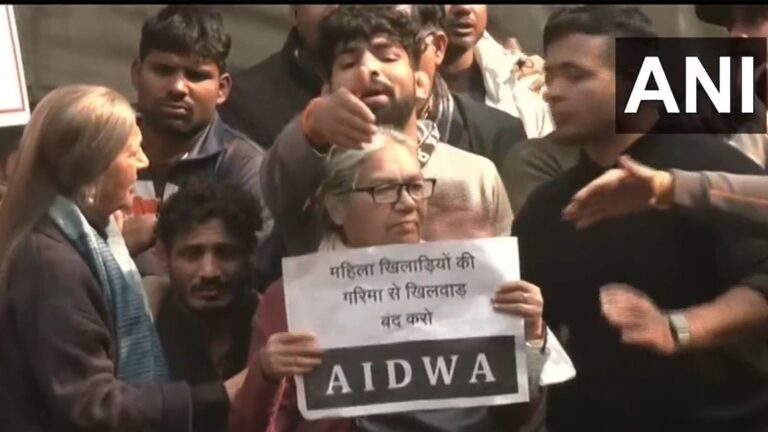 CPI(M) Leader Brinda Karat Asked to Step Off Stage at Wrestlers’ Jantar Mantar Protest