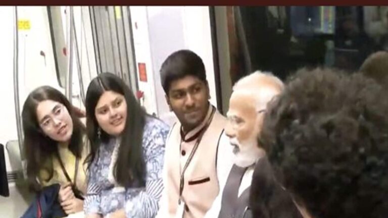 PM Modi Boards Mumbai Metro After Launching 2 New Lines; Interacts With Youth on Journey