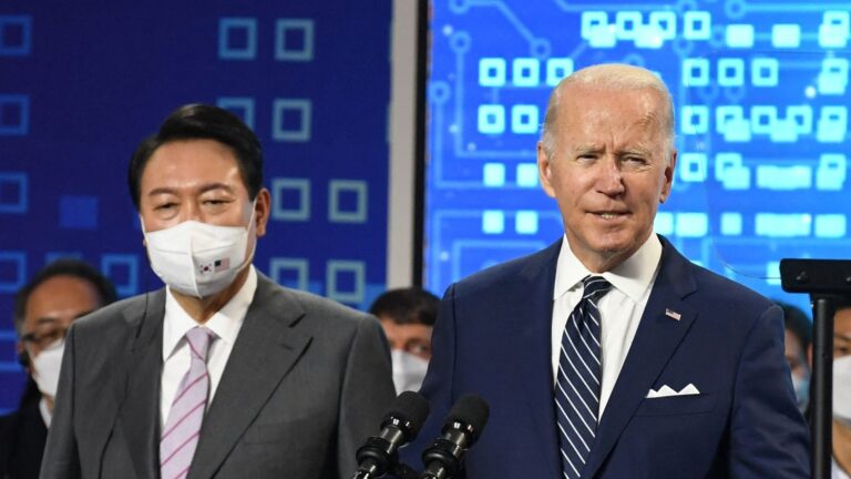 Biden Contradicts Yoon, Says US Not Discussing Joint Nuclear Exercises with South Korea