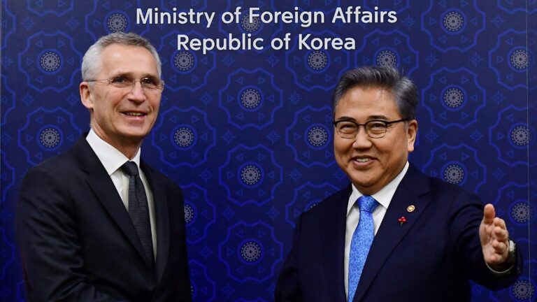 NATO Chief Wants More Asian Involvement in Ukraine, Urges South Korea to Export Arms
