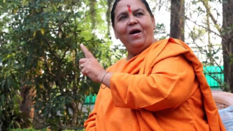 Uma Bharti Ties Stray Cows in Front of Liquor Shop in Orchha Town; Asks Govt Not to Cash in on Habit of Drinking