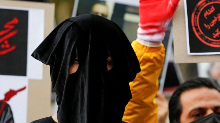 Iran Issues Warning on Mandatory Headscarf in Cars