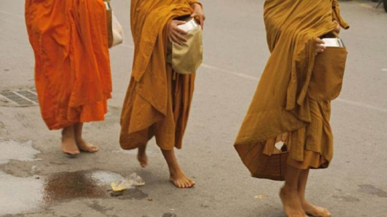 8-Year Old Daughter of Surat Diamond Baron Leaves Life of Luxuries To Be a Monk