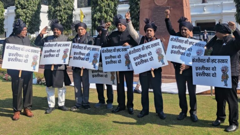 BJP MLAs Wear Black Clothes in Delhi Assembly, Demand Kejriwal’s Resignation