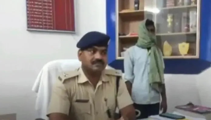 Madarsa teacher Imtiyaz impregnated minor girl by raping several time; Panchayat called to settle the matter